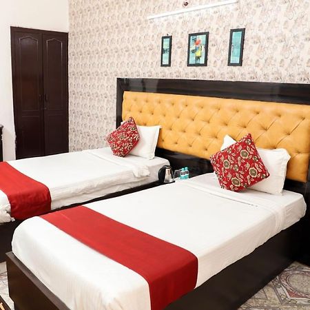 Hotel Aarkay Palace Badarpur Exteriör bild