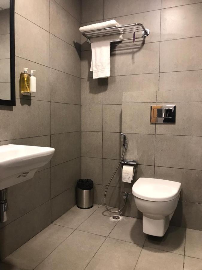 Hotel Aarkay Palace Badarpur Exteriör bild
